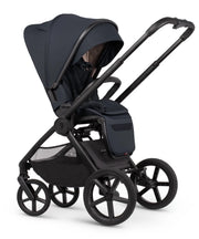 Venicci Upline 3 Hunter 4in1 Bundle with Black Tiago Car Seat - Navy