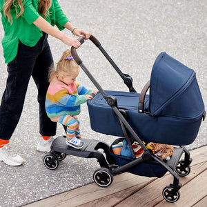 Wider shopping basket holds up to 5kg﻿